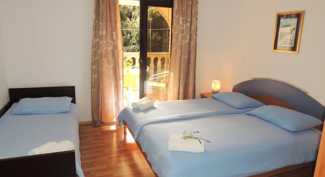 Apartment Milena J, Prenota Appartamento Hotel a Isole Quarnerine con parcheggio, Parcheggio