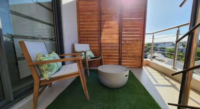 Апартаменты PEREYBERE -Charming 2 bedrooms apartment- WITH POOL - BEACHCOVE Apartments, North Living, APT 8