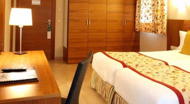 Четырёхместный номер Standard c 1 комнатой Hotel Guillem & Spa