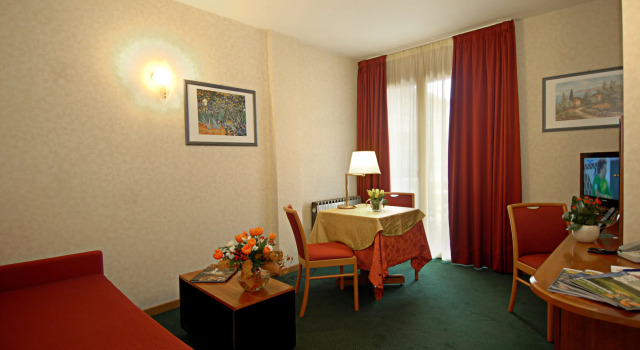 Hotel Du Lac et Bellevue, Забронировать Отель Отели Бардолино 4 звезды, рядом с Wine Museum, 4*