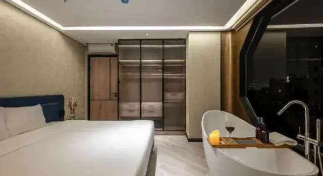 Номер Standard iRest Signature Ba Dinh Lakeside