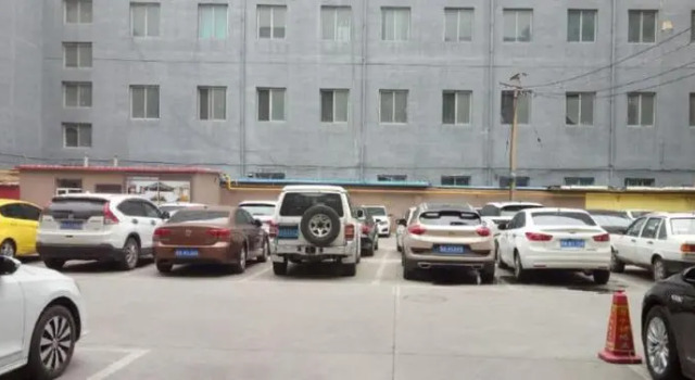 Jinyi Hotel (West Zhongshan Rd Dazhao), Rezerwuj Hotel Hotele w Huimin z parkingiem, Parking