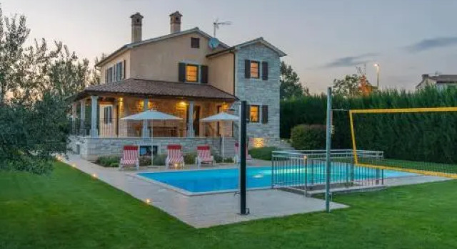 Spacious Villa Nikka with Beautiful Garden and Pool, Buchen Sie Villa Prkacini Istrien