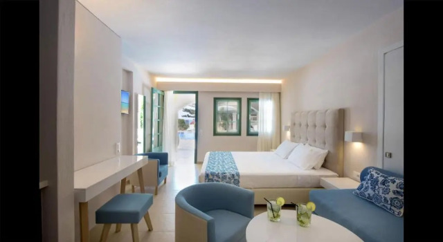 Студия Petra Beach Hotel