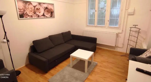 Апартаменты FSQH UNDER Apartman