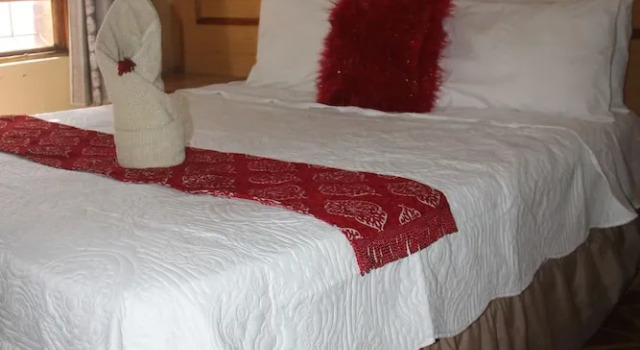 Ntshe River Lodge, Забронировать Отель Франсистаун Ботсвана, рядом с Grand Plaza Mall Francistown