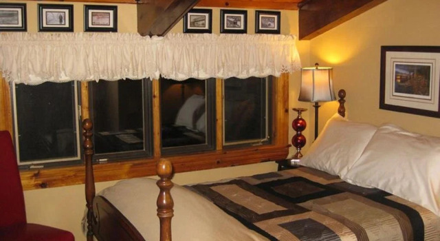 Covered Bridge Bed and Breakfast, Book Hotel Hartland New Brunswick