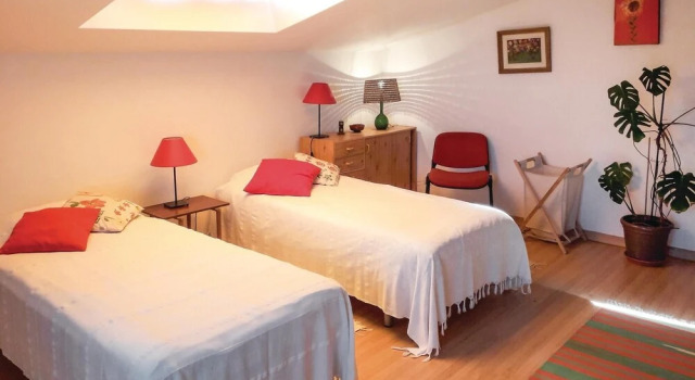 Stunning Home in Urzal- Carvoeira With 2 Bedrooms and Wifi, Rezerwuj Hotel Carvoeira Centro Region