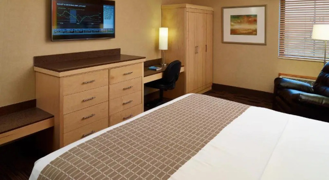 Номер Deluxe LivINN Hotel Cincinnati North/ Sharonville