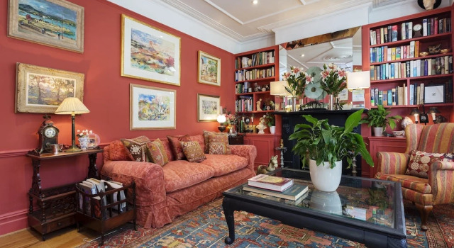 Veeve - Traditional Chiswick