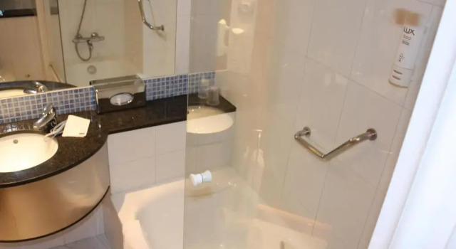 Трёхместный номер Standard Holiday Inn Express Molins de Rei by IHG
