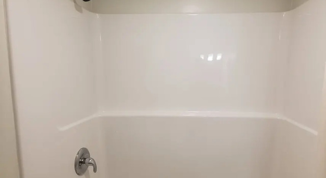 Шестиместный номер Standard с балконом Imperial Fireside Inn