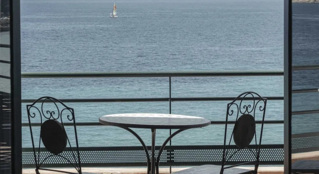Номер Deluxe с балконом и с видом на море Surplage Hôtel Cavalière