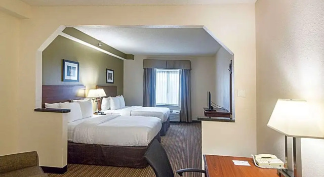 Номер Superior Quality Inn & Suites West Chase