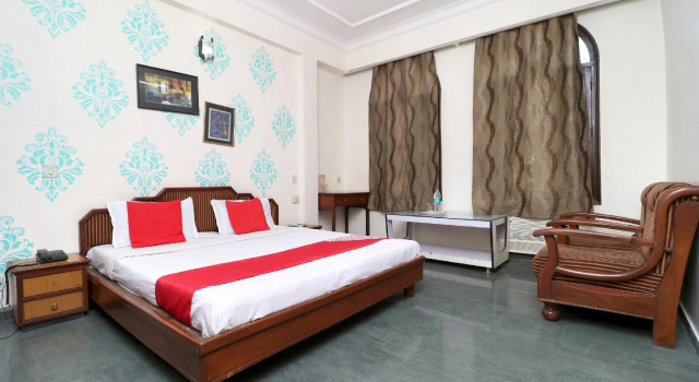 OYO 8623 Hotel Destination