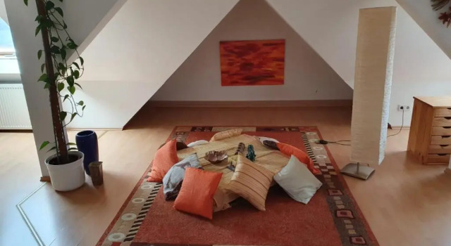 Attic Oelsnitz am Hegebach mit Netflix und Parkplatz Self Check-in, Boek Hotel Oelsnitz Saksen