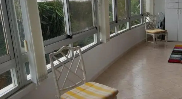 Modern, cozy studio