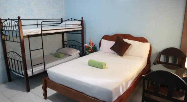 Deluxe Dreier Zimmer mit Balkon Centillo Travellers Inn