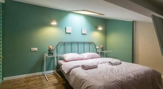 Live like a Tbilisian in a Loft @ Marjanisvhili, Забронировать Отель Чугурети Тбилиси, рядом с Концертный зал Тбилиси