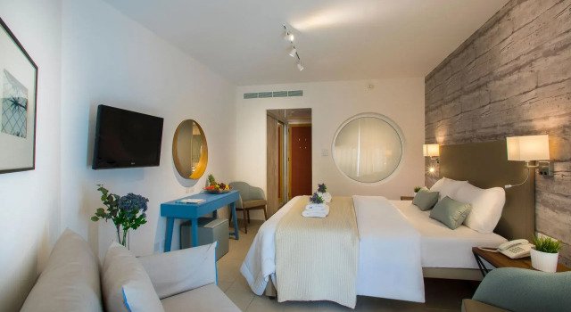 Двухместный номер Standard с видом на внутреннюю территорию Leonardo Plaza Cypria Maris Beach Hotel & Spa