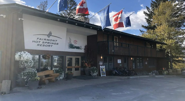 Fairmont Hot Springs Resort, Buchen Sie Resort Hotels in British Columbia mit Pool, Schwimmbad
