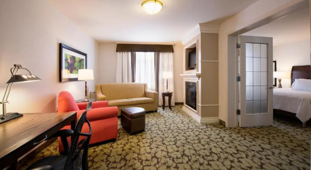 Люкс Hilton Garden Inn West Edmonton