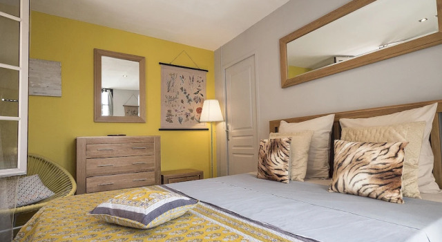 Suites Coronell d'En Vila