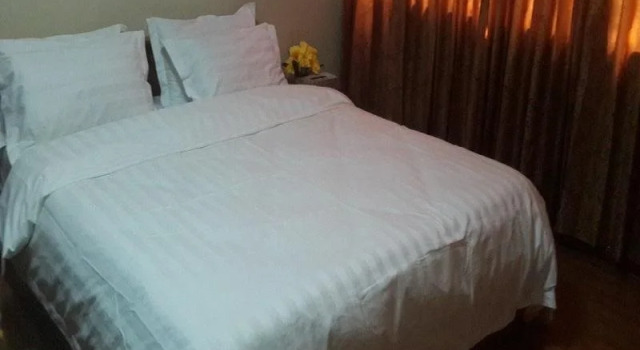 Thiri Mingalar Hotel, Prenota Hotel Yangon downtown Yangon, vicino a Karaweik Hall