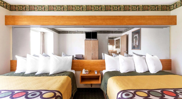 Четырёхместный номер Standard Royal Inn Midvale