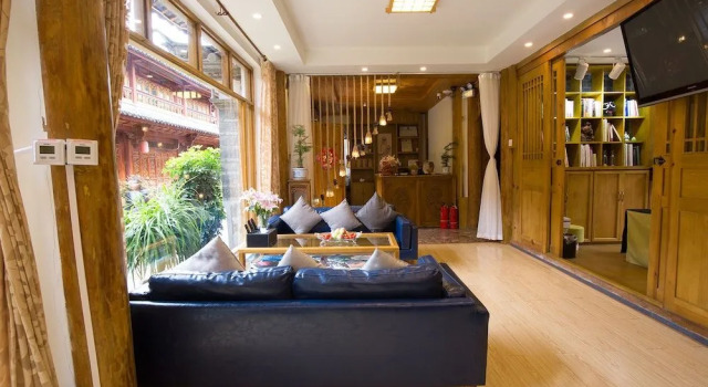 Floral Hotel Lijiang Flower Four Seasons, Забронировать Отель Лицзян Юньнань, рядом с Улица Сквер-стрит Древнего города Даянь