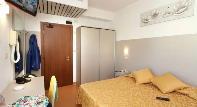 Трёхместный номер Comfort с балконом и с видом на море Hotel Patrizia