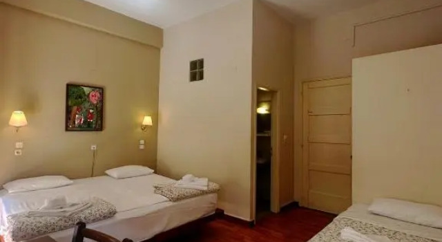 Трёхместный номер Standard с балконом Vassilikon Hotel