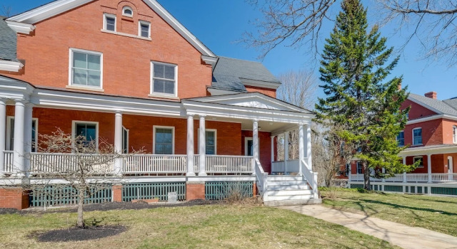 Historic Casco Bay Home on Great Diamond Island, Забронировать Дом для отпуска Great Diamond Island штат Мэн