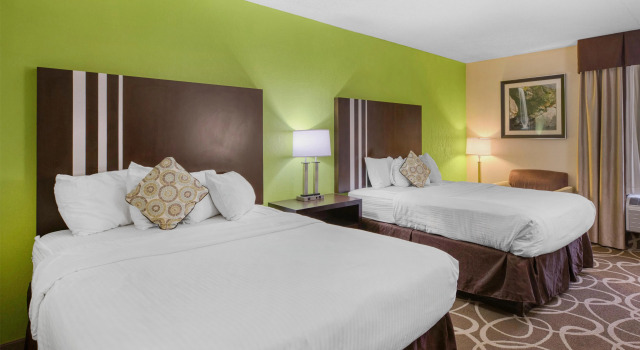 Четырёхместный номер Standard Best Western Lake Cumberland Inn