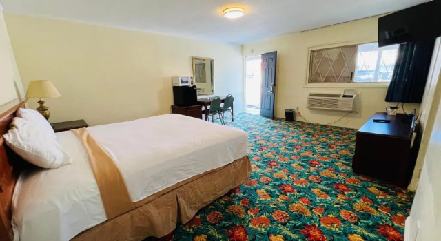 Одноместный номер Deluxe AC Suites NJ