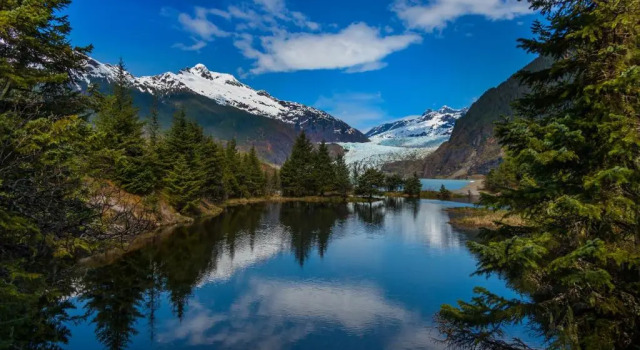 Четырёхместный номер Standard с видом на воду Four Points by Sheraton Juneau