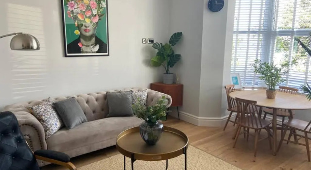 Апартаменты Central, stylish 3 bed apartment with sea views