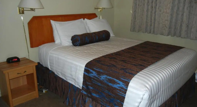 Номер Standard SlumberLodge Hotel