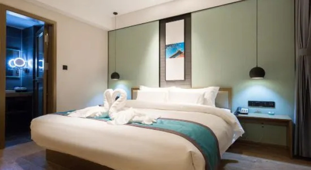 Люкс Qufu Zi Yue Manju Hotel (Three Kong Scenic Area Mansion Store)