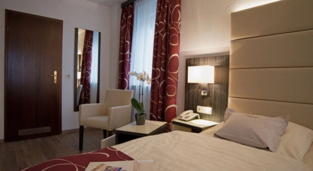 Четырёхместный номер Standard Hotel Stadt Cuxhaven