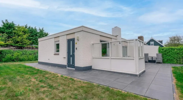 Бунгало Cozy and Comfortable 4-person Bungalow