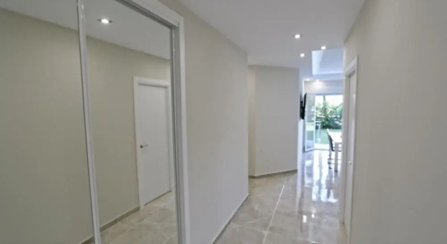 Beachfront Urb. Luxury Apartment 1