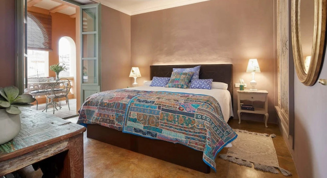 Люкс Deluxe с балконом и с видом на внутренний двор La Indiana de Begur, Petit Hotel Boutique