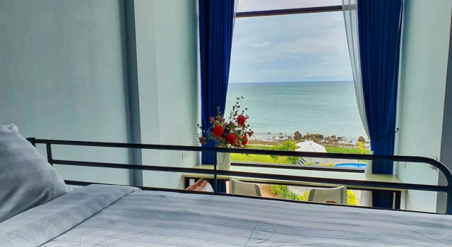 Семейный номер Standard Дуплекс с балконом и с видом на море The Beach Resort & Residence