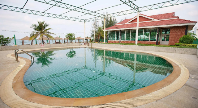 Metro Sand and Sea Resort. (SHA Extra Plus), Забронировать Отель Отели Чантхабури с бассейном, Бассейн