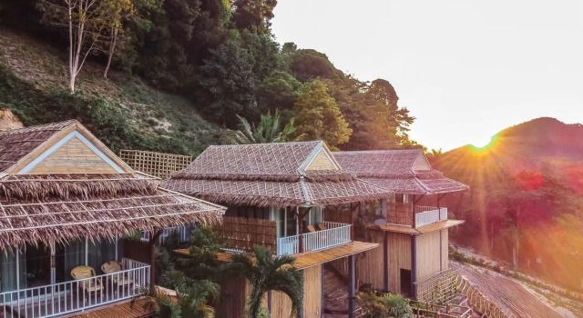 Двухместный номер Deluxe Baan Phuvara Retreat - Romantic Jacuzzi Mountain View Villas