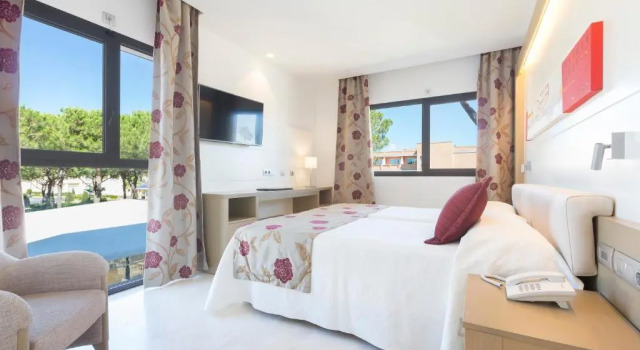 Апартаменты Отель Hipotels Barrosa Garden