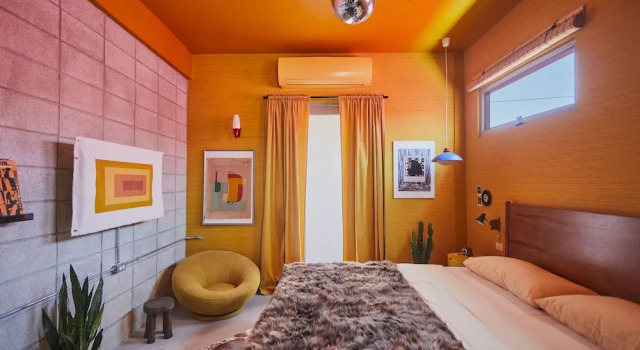 Люкс Comfort с балконом MOOD HAUS by DW - 70s Retro Stays