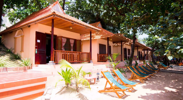Бунгало рядом с пляжем Kim Hoa Resort
