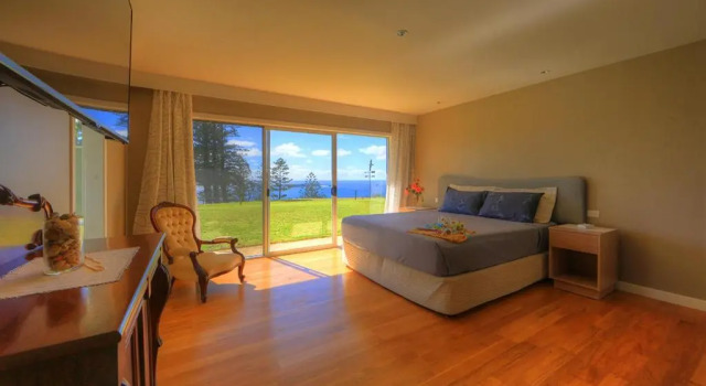 Вилла с 3 комнатами Shearwater Scenic Villas